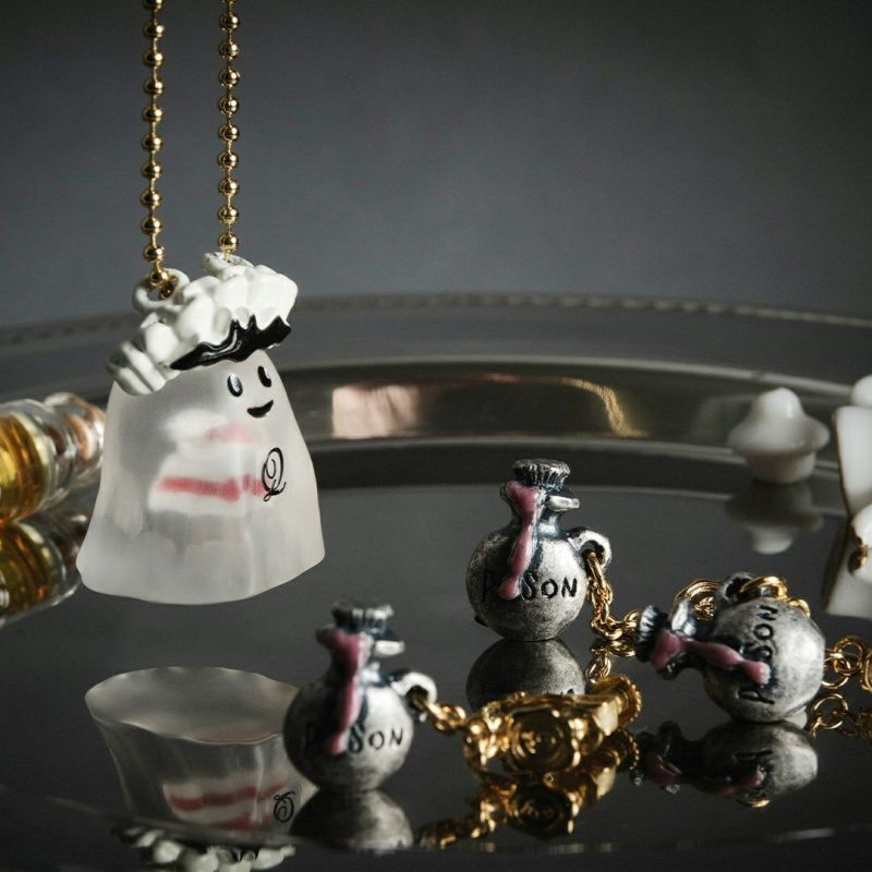 Maid Petit Trick Ghost Sheets “Cake” Necklace