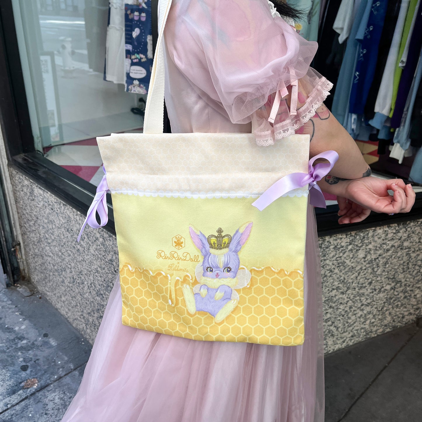 rinrin doll honey bunny bee tote bag